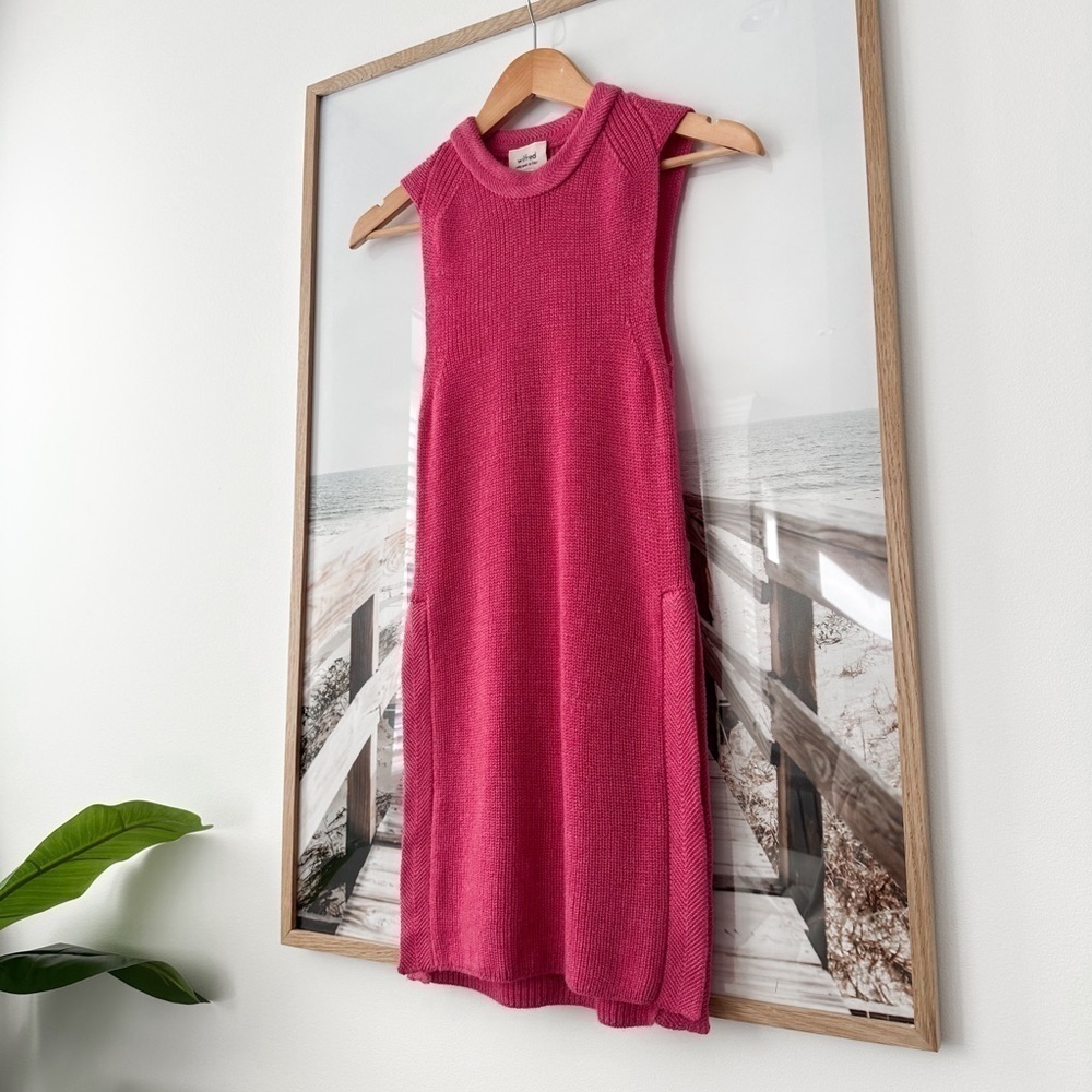 WILFRED Pink Palmier 100% Wool Sleeveless Sweater